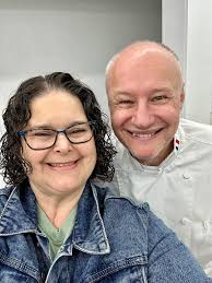 Greeting! I will like to know where I can find nice french style pastries.  Thx