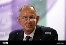 Richard lewis tennis hi-res stock photography and images