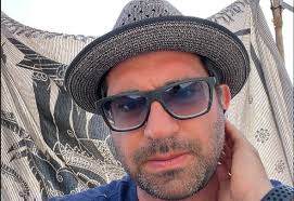 Jimmi Harvey Music & Downloads