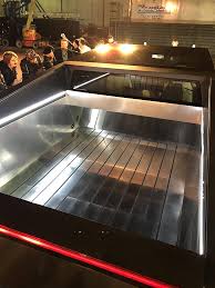 The truck will come in three versions with 250 miles, 300 miles, and 500 miles of range, respectively. Datei 20191121 Tesla Cybertruck Cargo Vault Above Open Jpg Wikipedia