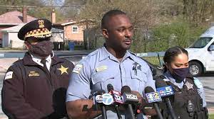 See more ideas about police, chicago, police cars. Chicago Police Officers Credited With Saving Teen S Life After 2 Cousins 13 And 14 Wounded In South Chicago Shooting Abc7 Chicago