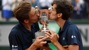 Nicolas mahut had just suffered defeat to leonardo mayer in the french open third round mahut with his wife virginie and natanel in a picture on his instagram French Open Home Favourites Nicolas Mahut Pierre Hugues Herbert Win Men S Doubles Title