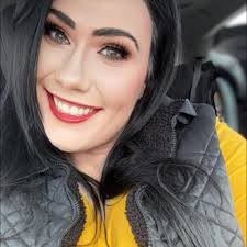 Can I shop at Dollywood's Emporium without paying for admission?