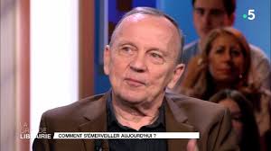 Tous les mercredis soirs sur france 5, françois busnel convie sur son plateau des auteurs d'univers différents français et. Ce 4 Decembre La Grande Librairie Entierement Dediee A Christian Bobin