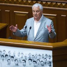 У 1942 році леонід кравчук із товаришем наколядували 40 карбованців. Kravchuk V Reanimaciyi U Vazhkomu Stani