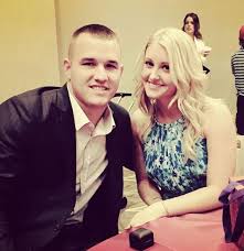 Angels player mike trout & wife jessica share baby news with amazing video compilation. Mike Trout With Wife Jessica Cox Celebrities Infoseemedia