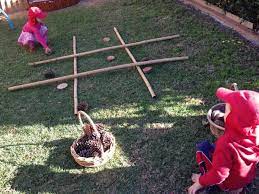 Jugar Al Aire Libre Juegos Para Ninos Al Aire Libre Actividades Juegos Para Jardin