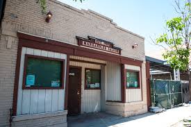 Manhandler Saloon | Bars in Lincoln Park, Chicago