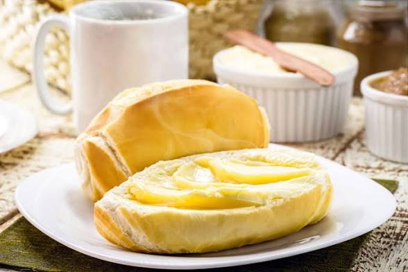 Pão com manteiga
