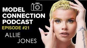 Julia Hawk's Instagram, Twitter & Facebook