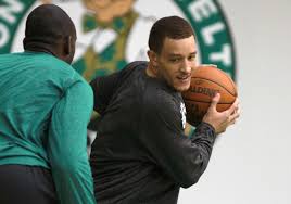 Delonte west was recently seen begging for money on the streets in a viral photo, which prompted mark cuban to find him and offer his help. There S Still Hope For Delonte West The Boston Globe