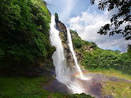 With a double jumps of 150m, this nature reserve is the best place to enjoy a whole day to relax, lying close to the river, or. Hd Wallpaper Photo Of Water Falls Acquafraggia Hidden Treasure Chiavenna Wallpaper Flare