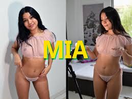 Mia - Tiktok Teen Latina Casting - Hunter Moore - Latina Teen Porn Casting  Videos