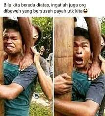 Gue males banget hari ini, tidur aja ah! 10 Potret Ekspresi Wajah Kocak Ini Bikin Ngakak Pas Banget Momennya