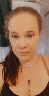 Hi ladies. I'm 31 and I'm a physical therapist that does online fitness  coaching for women with anxiety. I'm into everything to do with self-care,  physical/mental health, travel, and smelling good. I've