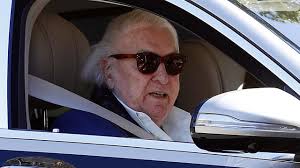 John Laws trades his Rolls Royce Phantom for a Mercedes Maybach