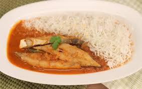 Spray a large heavy based saucepan with the low fat spray, then fry the onion over a medium heat stirring frequently for about 10 mins until softened and beginning to colour. Goan Fish Curry Pomfret Slices 8 Pieces Serves 6 To 8 Rs 2000 Book Now At Prestige Wellington Park 12062 Gangamma Circle Jalahallibangalore India
