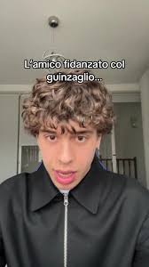 L’amico fidanzato col guinzaglio: un divertente racconto