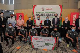 Pertukaran ketua pegawai eksekutif/pengarah urusan dan pengurusan perolehan. Yakult Establishes Smart Cooperation With Kelantan United Football Club Yakult Malaysia