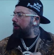 ruby with shaved hair? listen to the best cloudrap/dark rap  playlist:https://open.spotify.com/playlist/0kSKGzqjJjPTLTnzu2pNoR?si=dTtTwJcOSCCd6Cju-ijvqQ&pi=iTGYUwNCSJ2DX