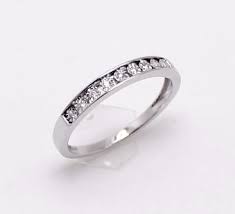 Todos hemos oído hablar de los dos anillos: Comprar Online Anillo De Compromiso Oro 18 K Media Alianza Carril Brillantes Envios Gratuitos A Espana Y Europa Envuelto De Regalo Precios Baratos Comprar En Tienda Online De Venta Por