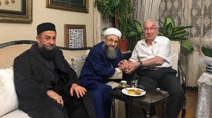Kuşak torunu nilhan osmanoğlu'nun ardından, abdülhamit'in 4. Cennetmekan Sultan Ikinci Abdulhamid Han Hazretleri Nin Torunu Sehzade Harun Abdulkerim Osmanoglu Beyefendi Yi Ziyaret Cubbeli Ahmet Hoca Efendi