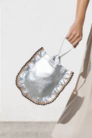 silver belle おしゃれまとめの人気アイデア pinterest magda sousa mendes デザイナーバッグ フリルバッグ 巾着