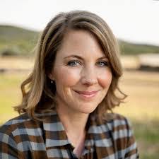 Amanda Bednarek's Instagram, Twitter & Facebook