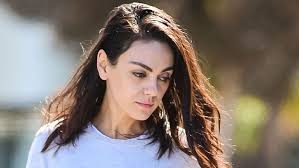 In 1991, at the age of 7, she and her jewish family fled from soviet ukraine to the united states . Mila Kunis Sie Hat Sich Krank Gehungert Intouch