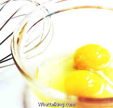 · mescolate tutto bene e aggiungete poco a poco l'acqua calda. 10 Maschere Per Uova Fai Da Te Per La Crescita E La Caduta Dei Capelli