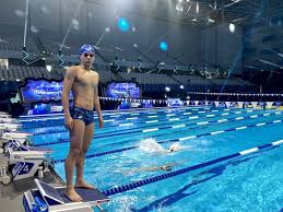 2021東京奧運帥哥：王冠閎 （台灣游泳選手） 年僅19歲的王冠閎，現效力於國際游泳聯盟卡利神鷹隊，多次代表中華台北參與國際賽事，加上韓系單眼皮外貌與精實身材，讓他瞬間成了熱搜的台灣游泳界小天菜。 延伸閱讀： 2021東京奧運直播線上看! å°ç£è¶çŽ‹çŽ‹å† é–Žå†ç· ä½³ç¸¾50 100å…¬å°ºè¶…è¶Šå…¨åœ‹ç´€éŒ„ æ–°èž Rti ä¸­å¤®å»£æ'­é›»è‡º