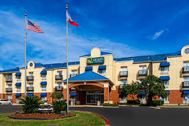 The quality inn & suites hotel in federal way is located just a few blocks off interstate 5, the major freeway that connects tacoma and seattle. Hotel In San Antonio Tx Quality Suites Official Site