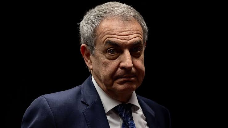 El juez del caso Plus Ultra pide a la UDEF que investigue las cuentas de  Zapatero