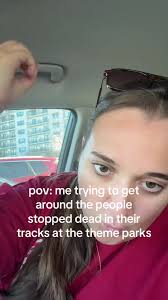 liz collier 🩷🏰✨ (@lizcollier.22)