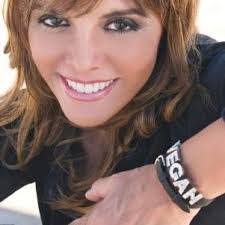 Peg Kates's Instagram, Twitter & Facebook