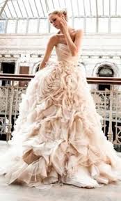 Monique Lhuillier Waltz 4 Find It For Sale On Preownedweddingdresses Com Ruffle Wedding Dress Ruffled Wedding Wedding Dresses