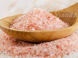 Selepas kita membuka kasut orang yang berdekatan dengan kita boleh terganggu dengan bau tersebut. Garam Bukit