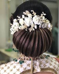 By admin jan 19, 2019 0 comment 35543 views. 25 Drool Worthy Bun Hairstyles For To Be Brides Shaadisaga