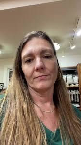 Closing time chat, new yarns, classes coming up and new lines coming soon!  Don’t miss out! #alltheyarn #gorogue #gatherattherogueskein