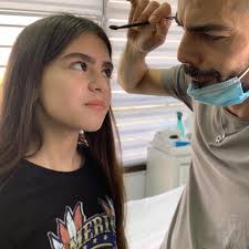 לדאוג להן, לטפח, לשמור על הילדותיות שלהן, לאהוב את התמימות, לגדול יחד איתן,  לטפל ולפגוש אותן בכל פעם מחדש..... עיצוב הגבה תוך שמירה על כל שערה  ושערה..... תודה לנסיכה הקטנה @emmashushlev ולמלכה @