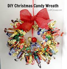 Sweeten your christmas decorating by incorporating holiday candies into centerpieces and arrangements. Diy Christmas Chocolate Candy Wreath Edible Crafts