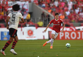 Rodrigo dourado cunha brasil nasceu a 17 jun 1994 em pelotas, brasil 26 anos 186 cm 80 kg médio no internacional pé preferencial: De Olho No Mercado Flamengo Tem Rodrigo Dourado Volante Do Internacional No Radar Para 2020 Flamengo Ge