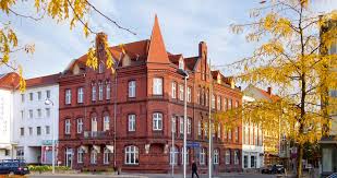 Das ruhig gelegene mehrfamilienhaus ist 1998 kernsaniert worden. Wir Uber Uns Schone Wohnungen In Rathenow