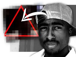 He started out as a roadie for the group digital underground and was signed by interscope records in 1990. Tupac Shakur Lebt Neues 2pac Video Will Endgultigen Beweis Liefern Fanbase