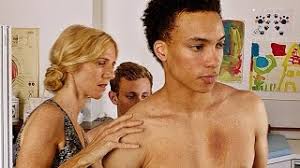 Her most notable roles were in the films the patriots (1994), a self made hero (1996), for sale (1998), alias betty (2001), mademoiselle chambon (2009), 9 month stretch (2013), and number one fan. Mit Siebzehn Film Filmeblog De