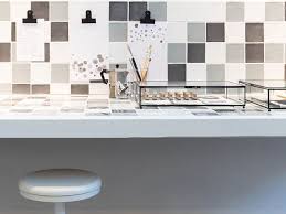 Square Tegels Op Werkblad En Achterwand Mix Van Kleuren Seagreen Powder White Concrete Grey Vtwonen Tegels By Dougl Tegels Keuken Inspiratie Interieur
