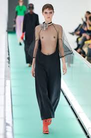 Gucci Spring 2020 Ready To Wear Collection Vogue Gucci) it's certainly an unusual choice for gucci, and a huge departure from its usual logo (above). gucci spring 2020 ready to wear