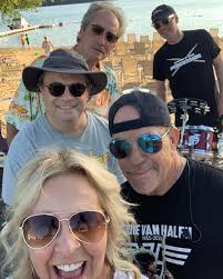 🧨🧨🧨 Saturday! Join us at Fondue...