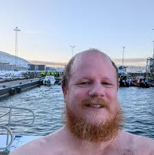 Train stops at Tacoma Power station