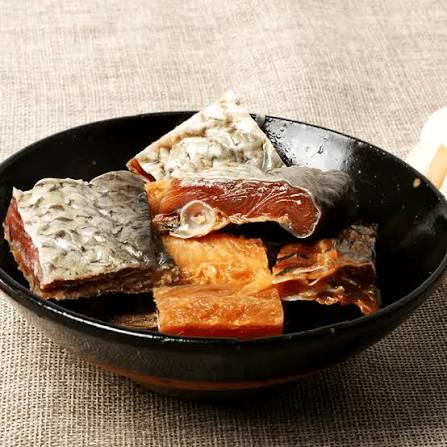 中國直郵】歲龍頭農家風乾魚塊臘魚臘肉漁家自曬鹹魚乾- Yami
